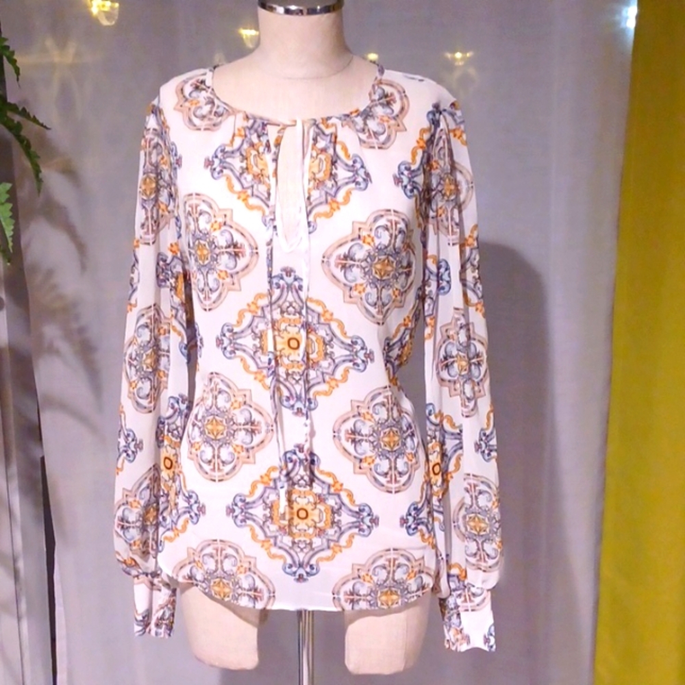 Whitehouse Black Market blouse